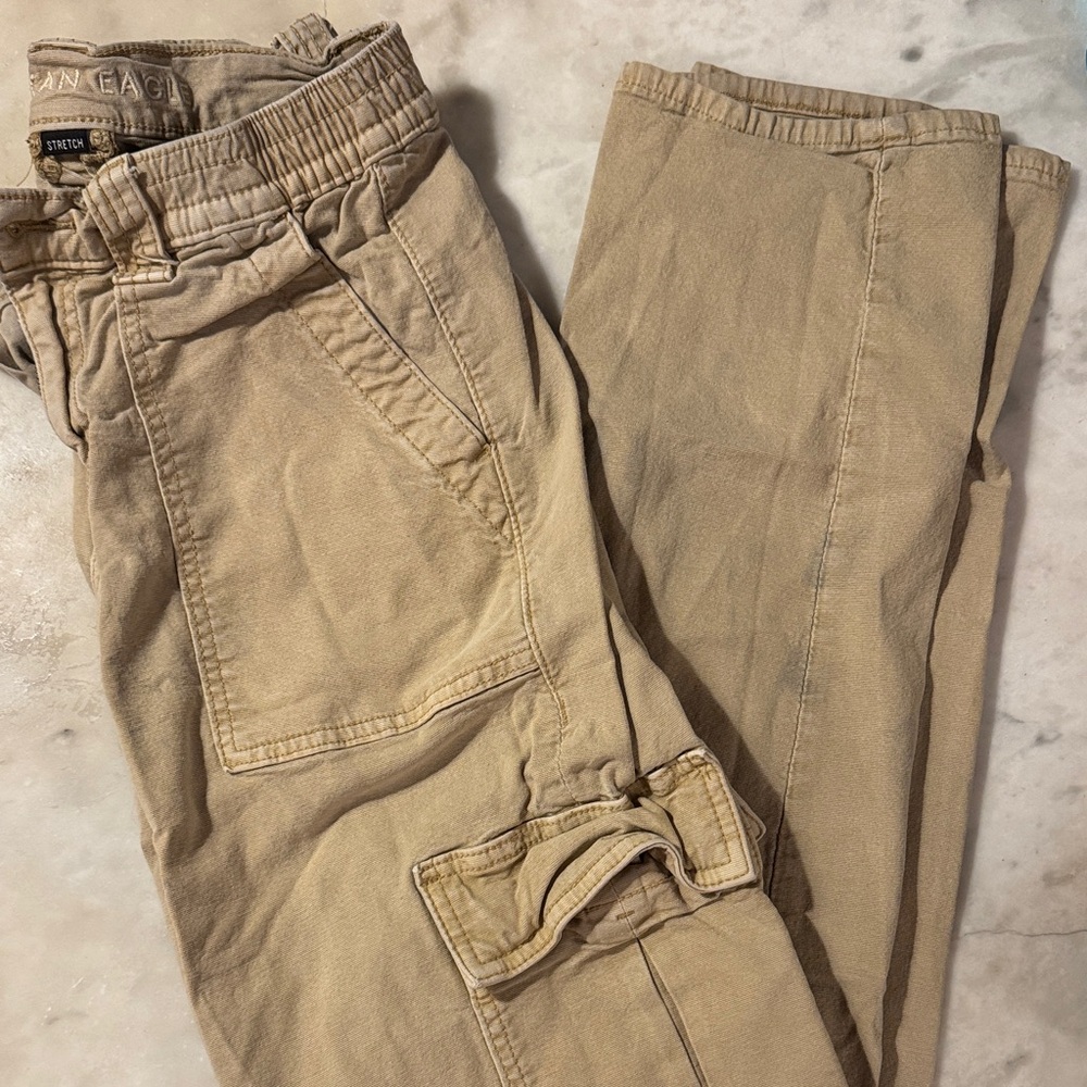 American Eagle Outfitters women's Khaki Cargo Pants